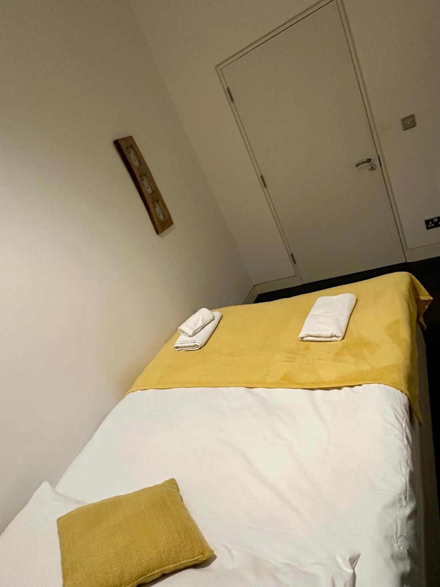 London Regent Apartments Room photo