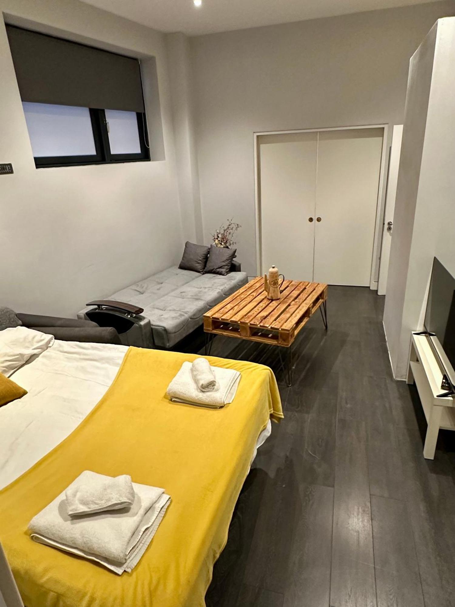 London Regent Apartments Room photo